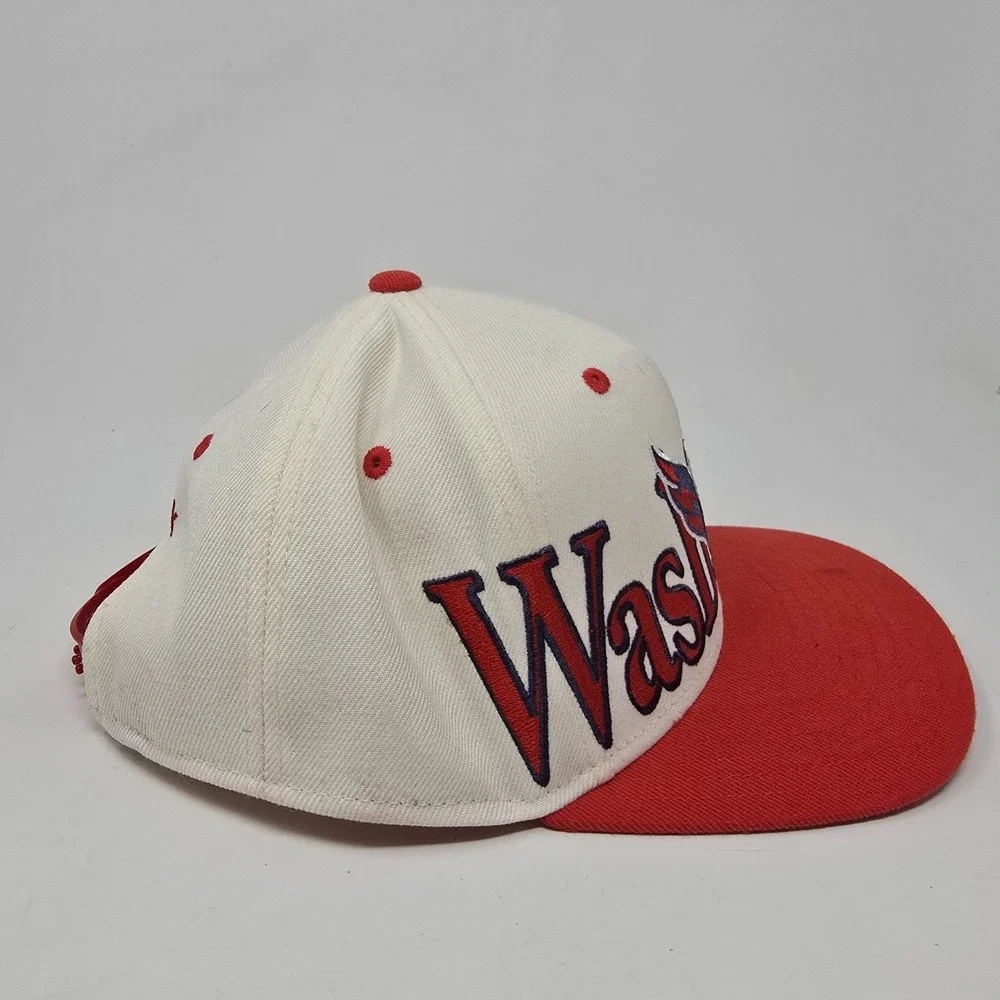 Washington Capitals Reebok NHL Spell Out Logo Hat Red Cream‎ Snapback